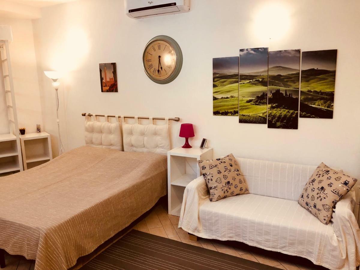 La Dolce Vita Studio With Free Private Parking Siena Buitenkant foto