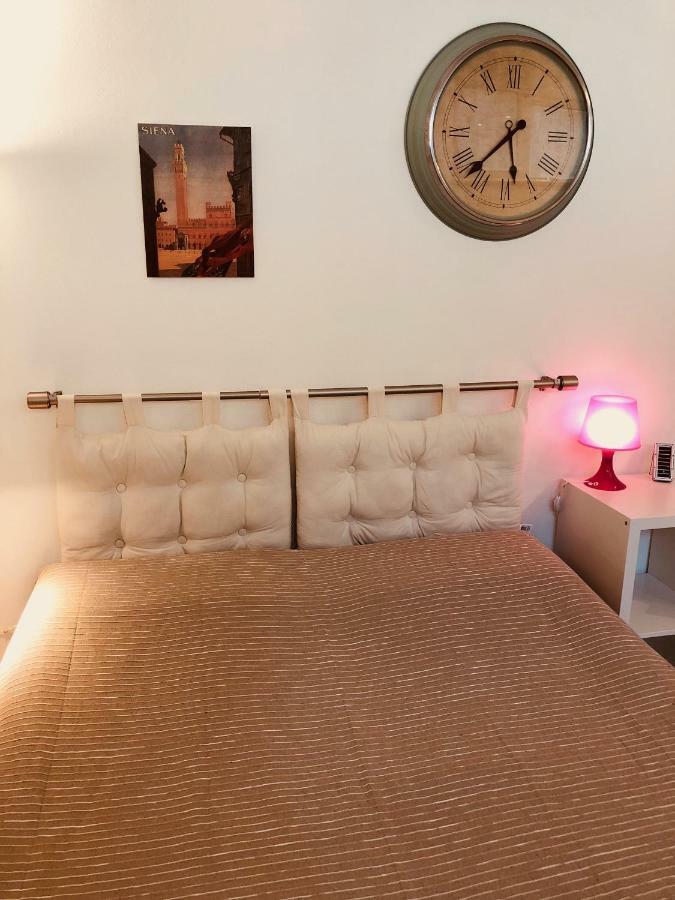 La Dolce Vita Studio With Free Private Parking Siena Buitenkant foto